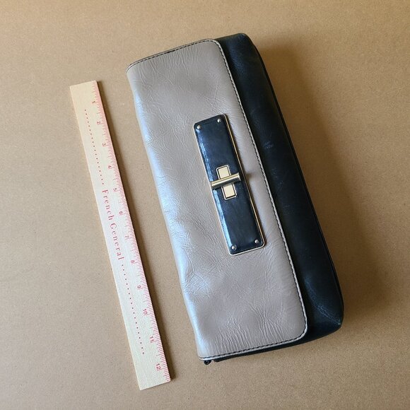 Classy Leather Clutch Purse - Picture 4 of 6